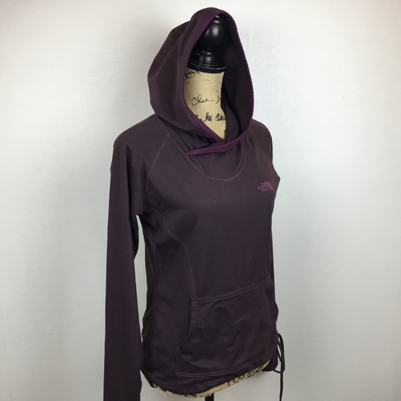 The North Face Vapor Wick Pullover Hoodie - Picture 3 of 11